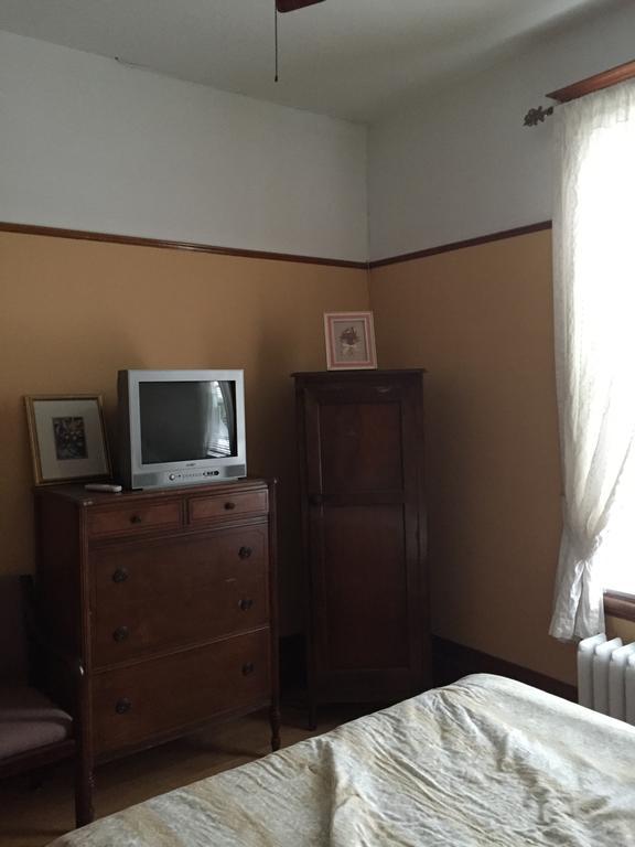 Le Petit Chateau Montebello B&B Habitación foto